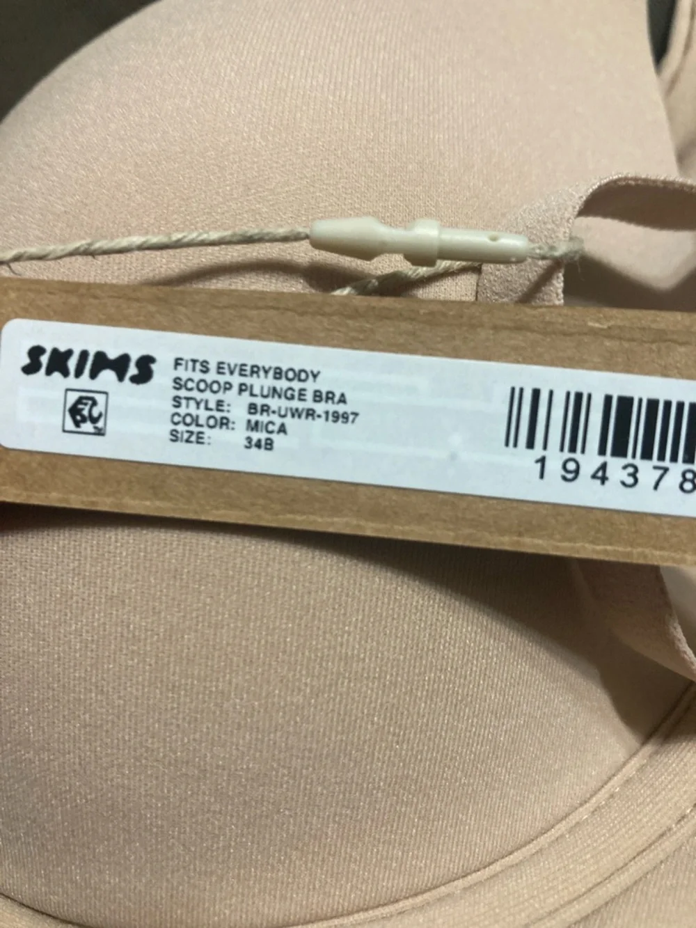 SKIMS Fits Everybody Plunge Bra 34B - Picture 4 of 4